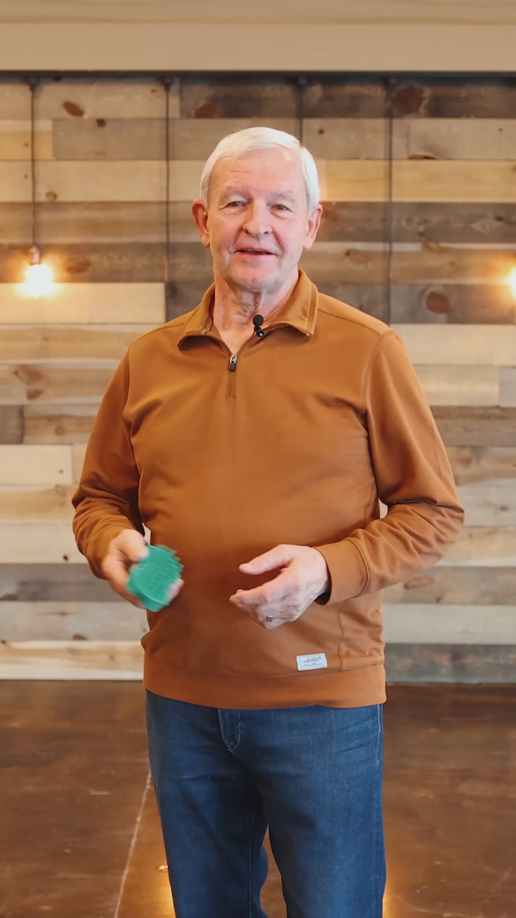 PetKORE GroomBug Rubber Grooming Brush for Cats Video